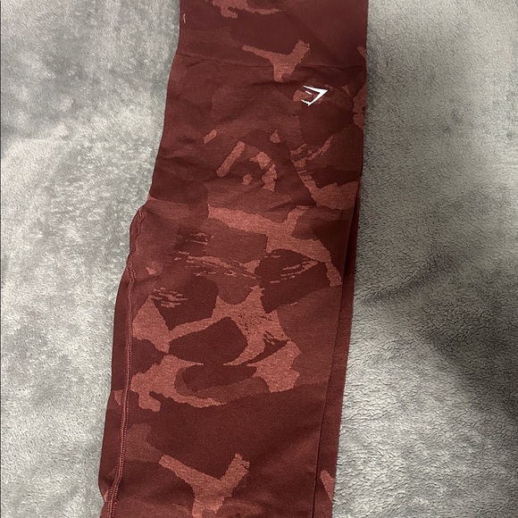 Gymshark Camo Leggings in Maroon - Picture 1 of 2